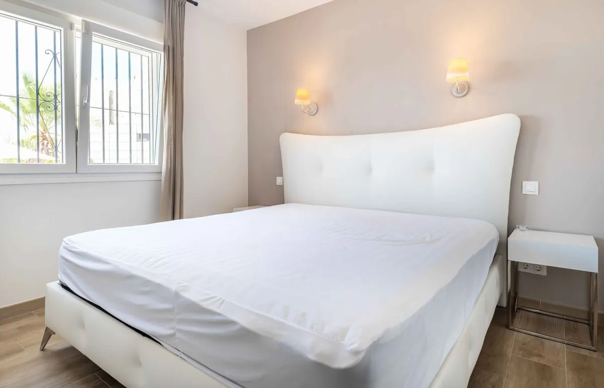 20e487b9-dd09-46fa-8c27-50154a5dba78