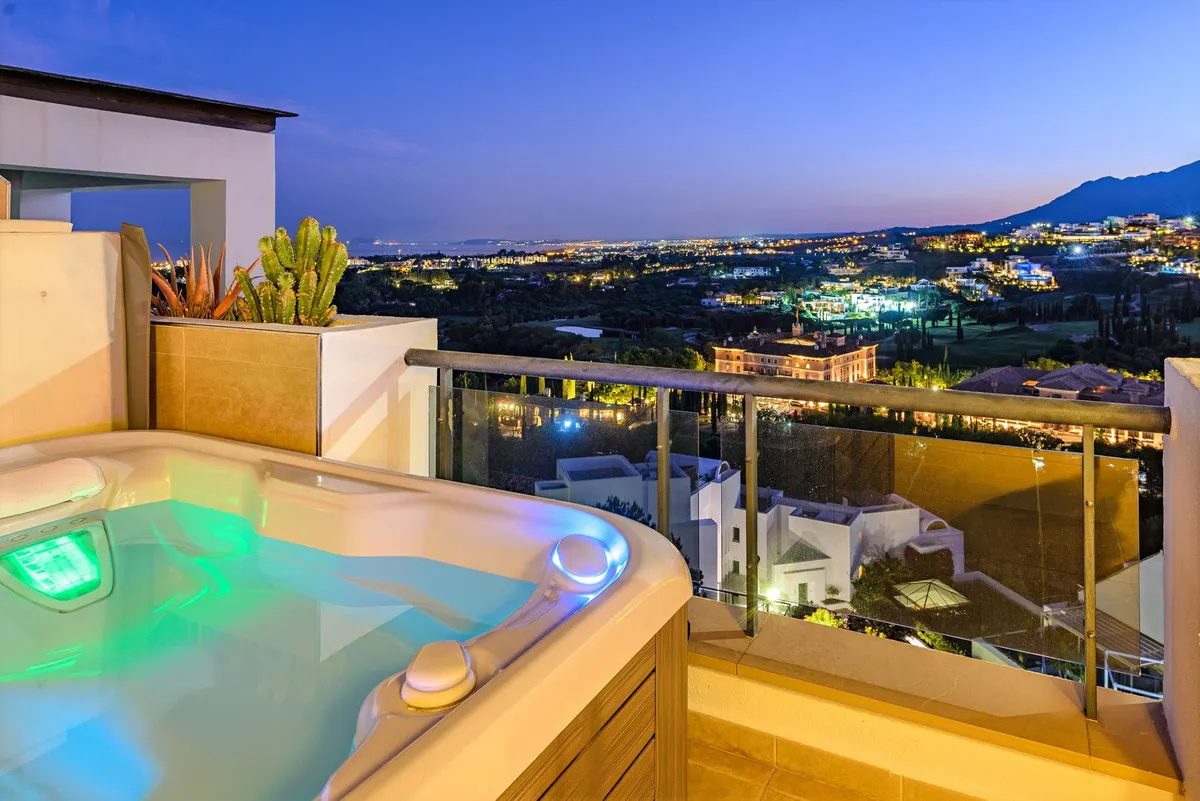 0fd2a8e7-d99f-4aae-abc8-6a397c983770