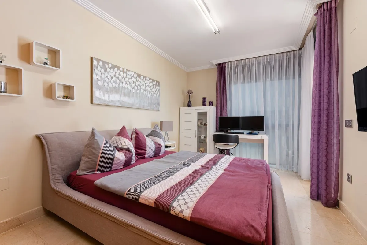 4db370e8-8aff-4e40-9062-3550a8e7ac69