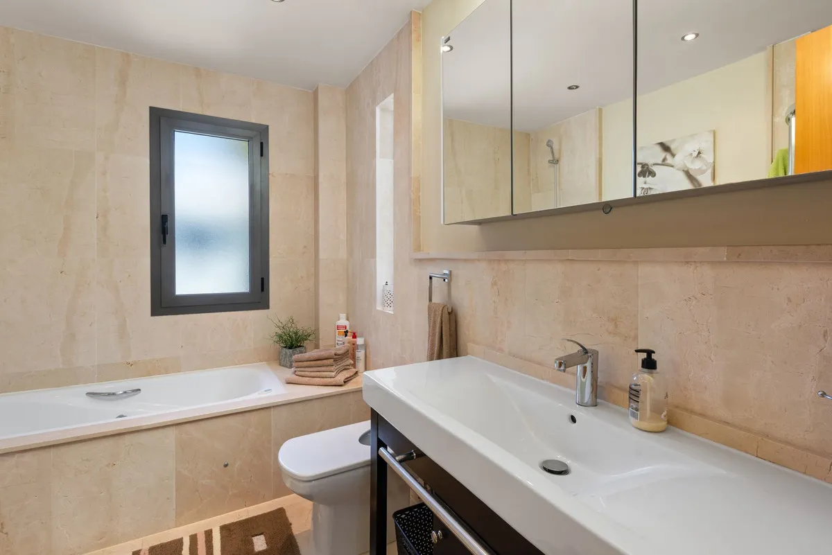 72bb968b-7230-4304-af42-0b5b0cc24ffd