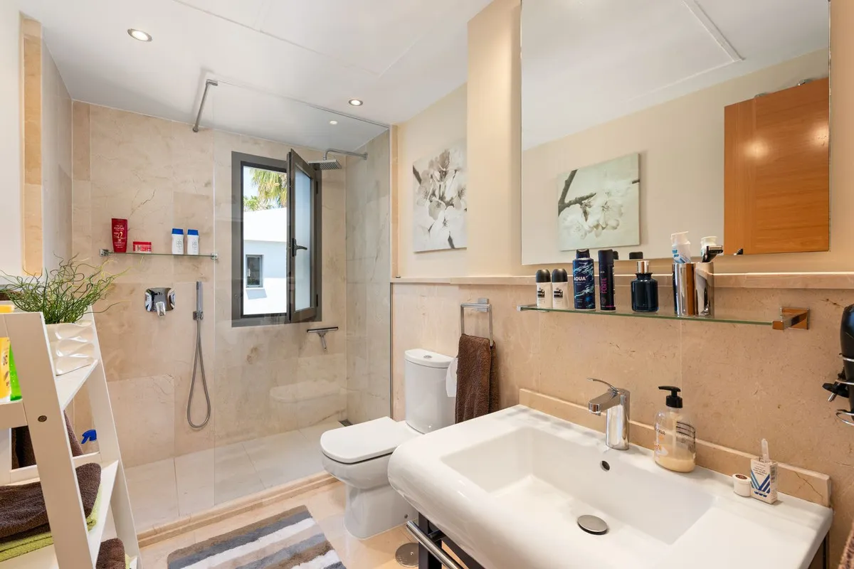 e4872314-d002-468f-92c2-e8439acabc8e