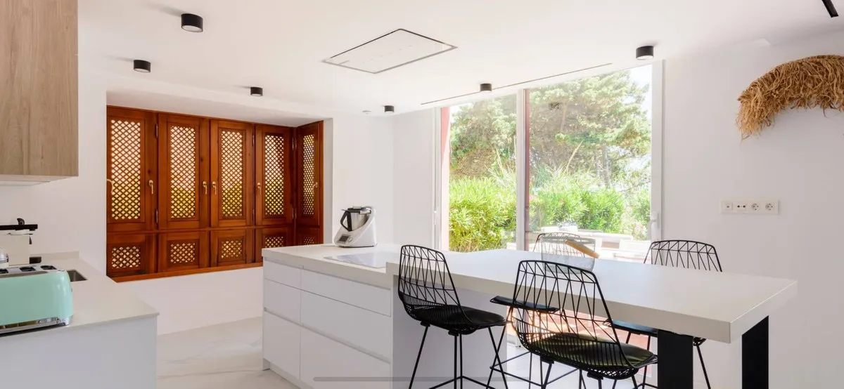 6956db3c-6812-458c-ab9f-cd7df051c9c8