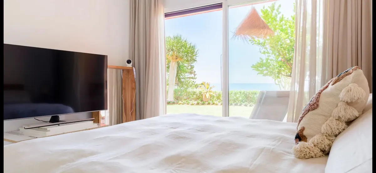 e37fb555-6256-457c-8a3d-e5f32d327565