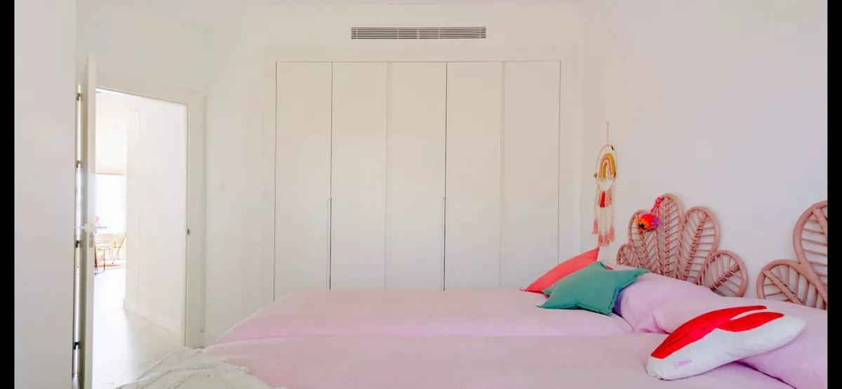 e5af0a0a-61d4-418d-b107-39cbd96bb8f8