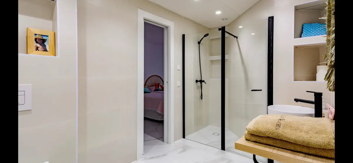 fa284633-54f8-4b93-9c9b-1fa352f194b0