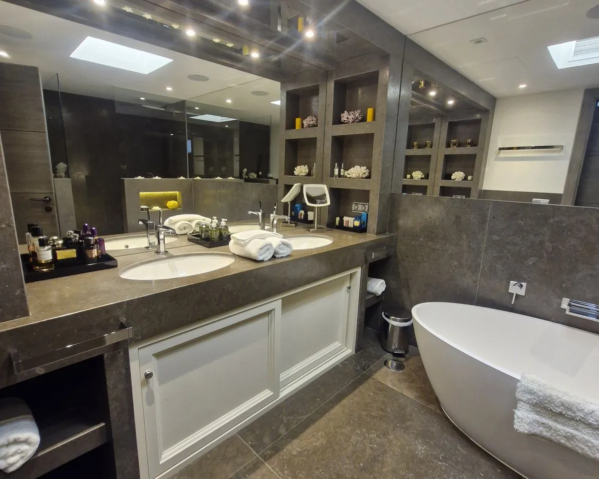 d4339ee7-2e3f-41d9-b9a0-2ae09101af43