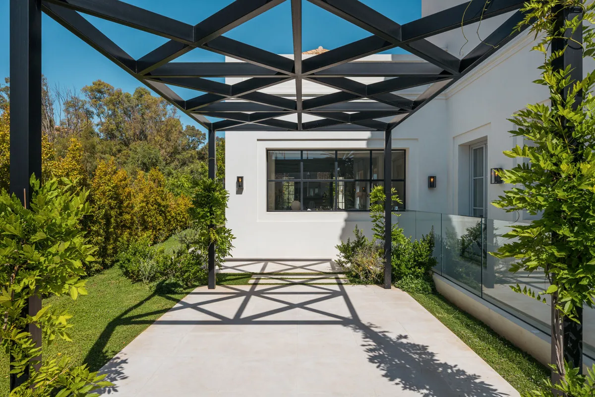 9314c728-3dbf-4f2c-b25e-824ed749a9d6