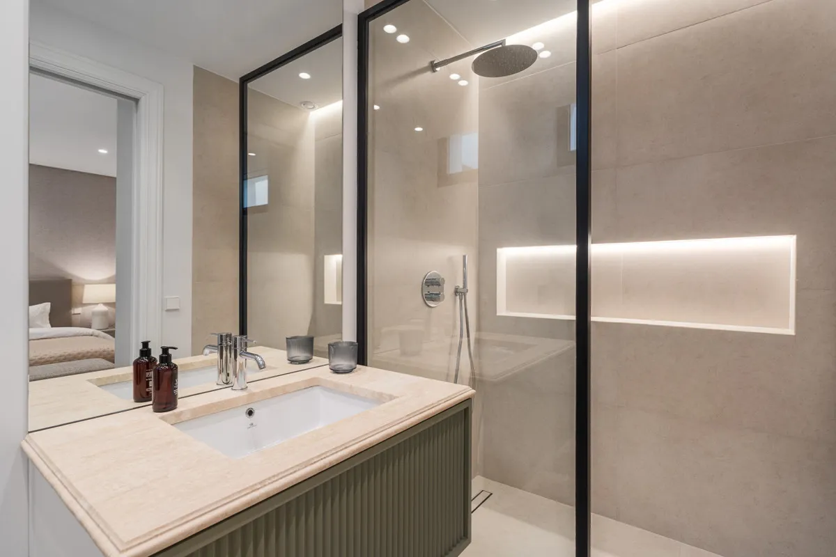 dda5dc96-5d80-4503-baf3-d75635706b70