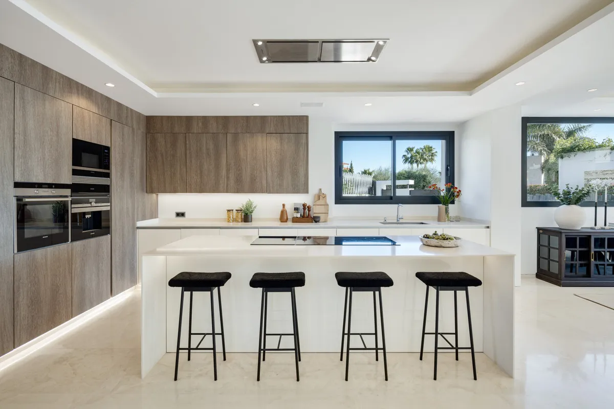 9cd7e50d-2d9f-4c95-ab3f-aaf9df15e236