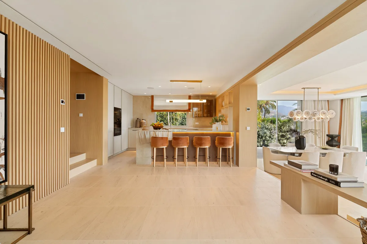 a94059f3-781f-4c47-bdc3-1dbd82728686