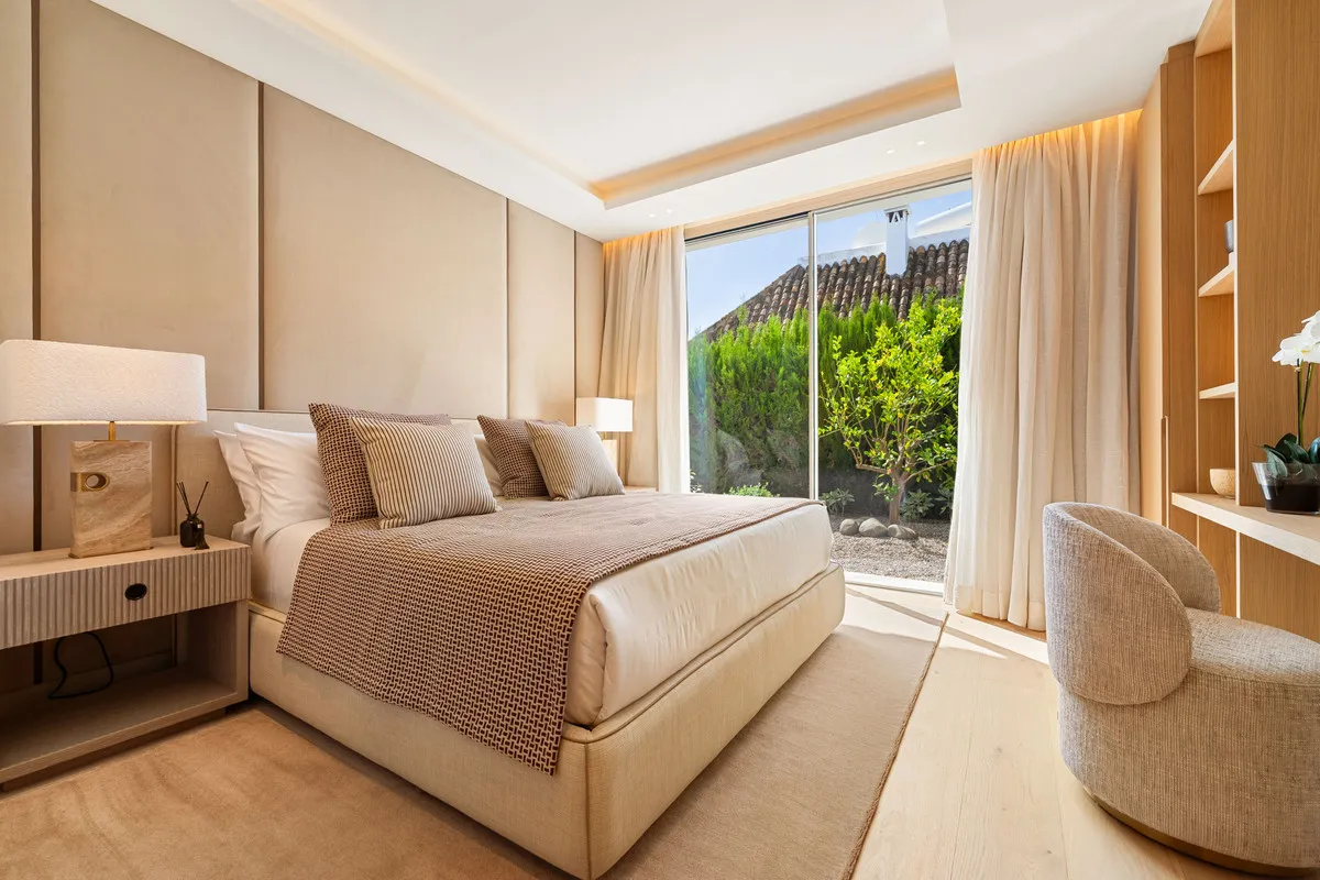 c6e369ec-489d-4bd8-9aca-07d4eb3d73f5