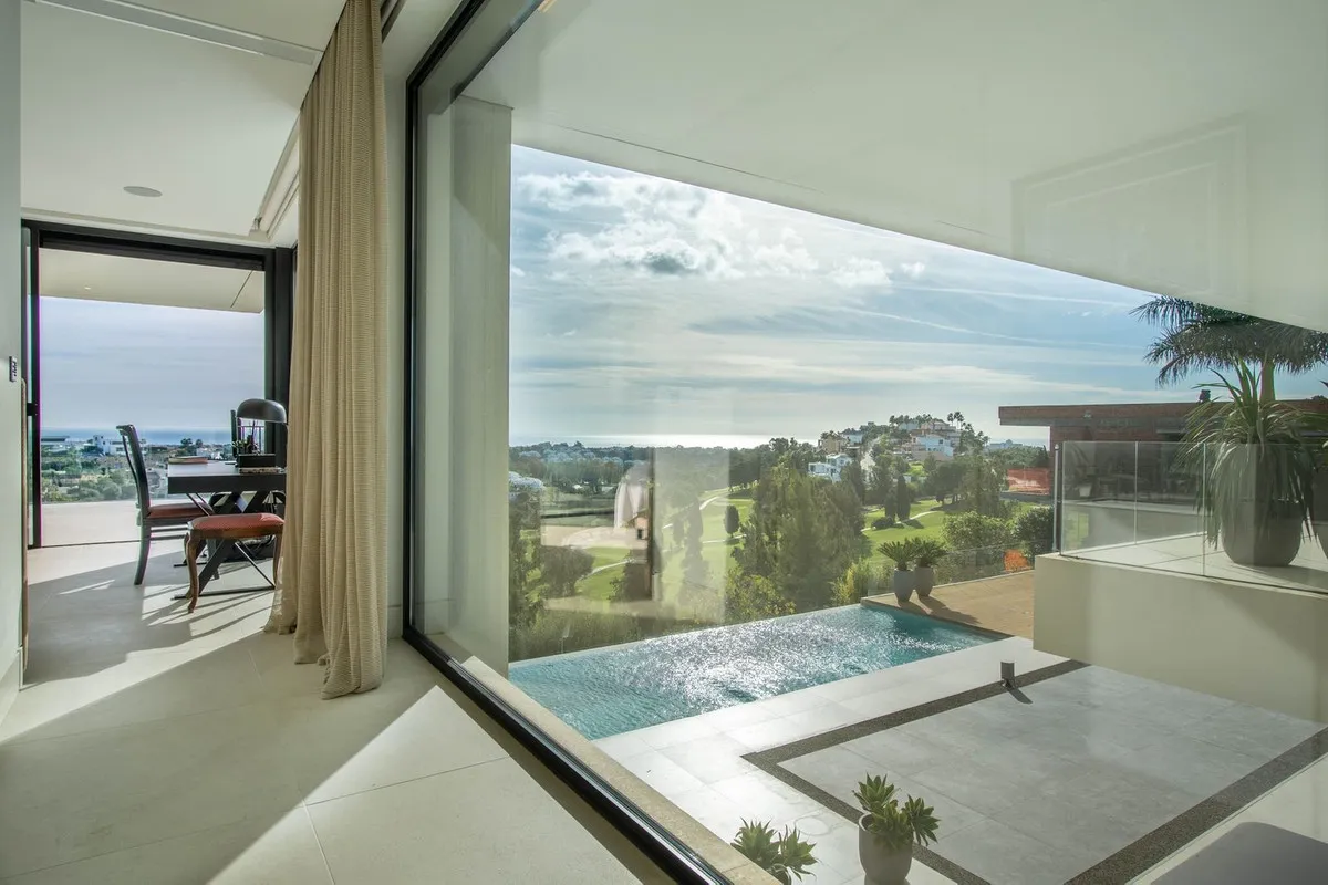 0edc8bcc-5d54-49e5-9999-8776606af74f