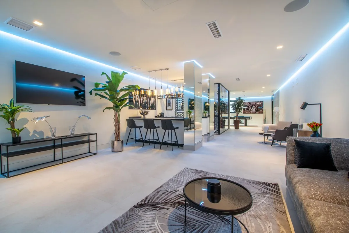 14af5c27-e6b3-4f8c-8add-2dbdb968f53f