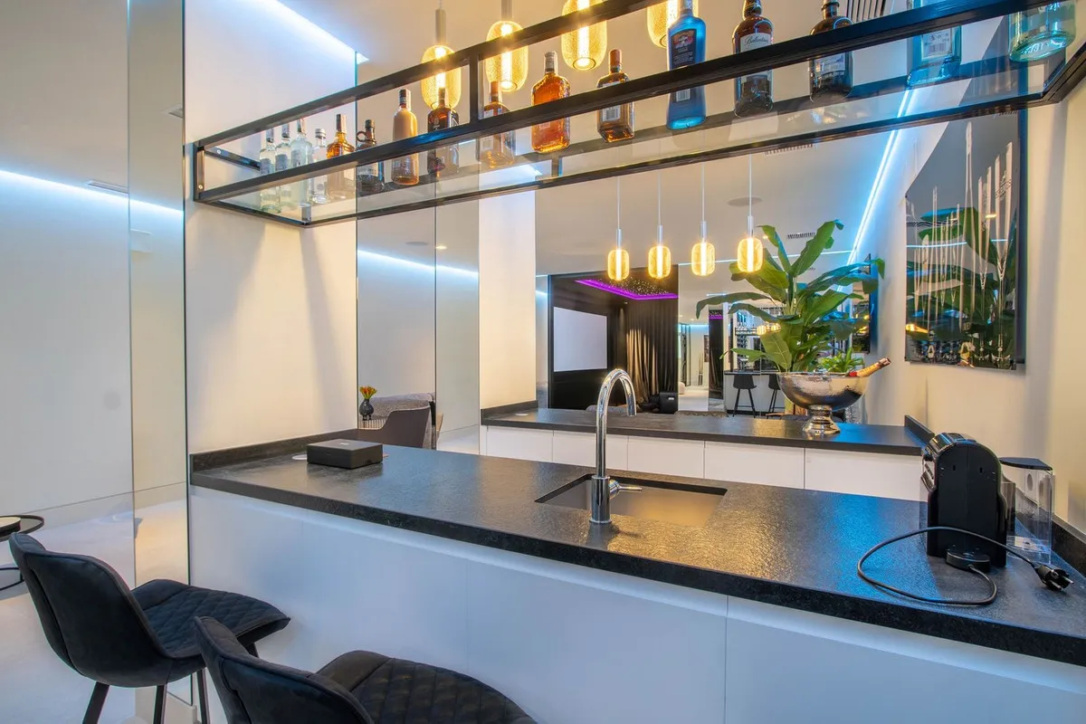 1eb51f65-34d3-4484-8d1e-145b8fc1a930