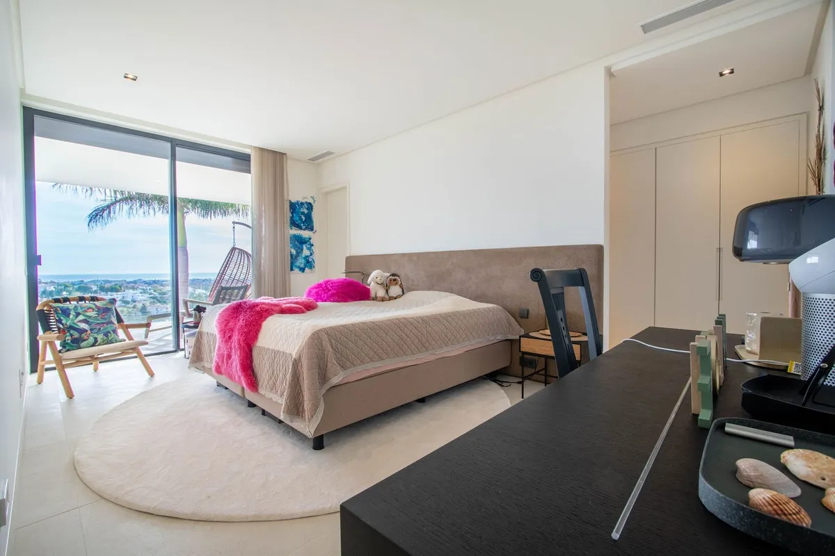 5bbae84f-da6a-4273-8292-562f6b14482d