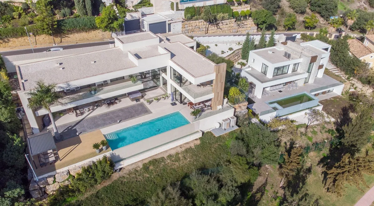 f204894b-21da-4b36-b5bf-437dc55daeb6