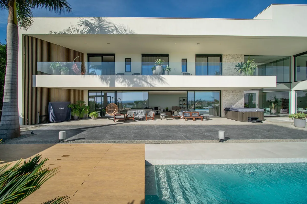 f34702f5-a057-44c0-892a-b823414acca3