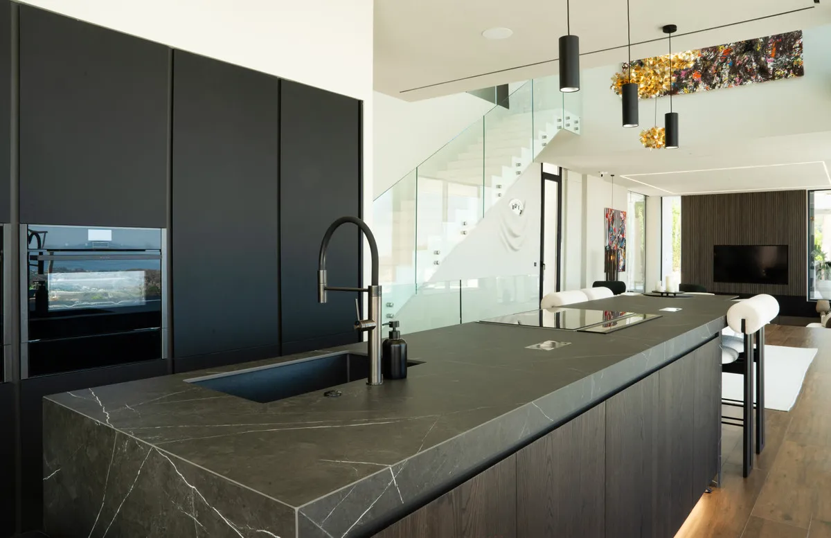 9dbbf64d-cb42-43c5-ae53-984b5dca7ceb