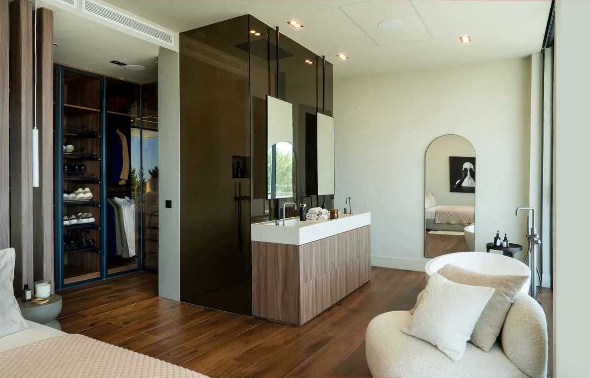 f430a7fc-5be5-4e32-b4d5-cf79033f0840