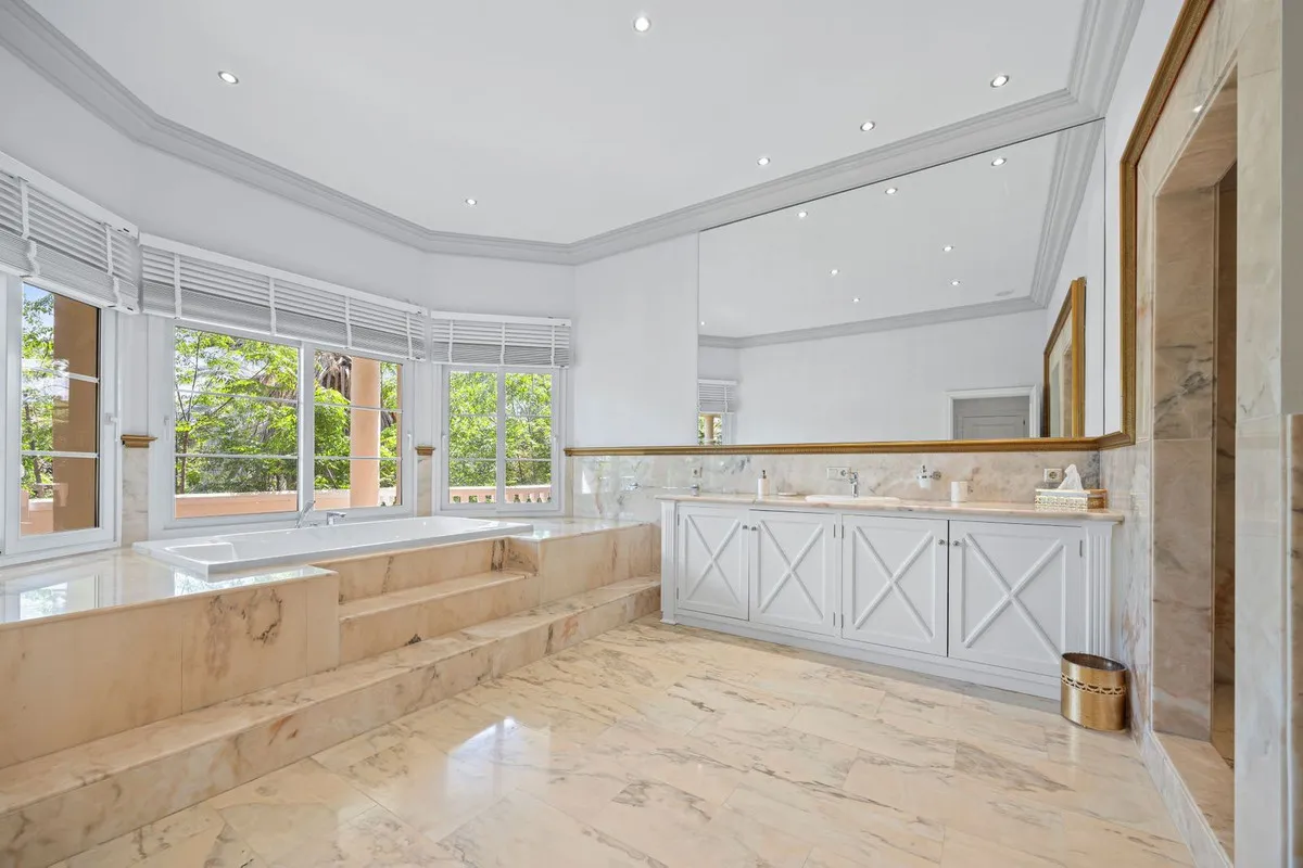 0a40dd83-b4e6-4abd-a7d7-9fe4cb999173