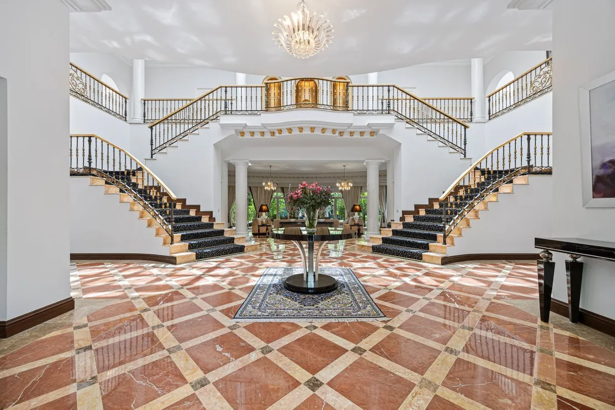 9eb2b81e-f3ce-4793-84f2-e1d029c2d52d