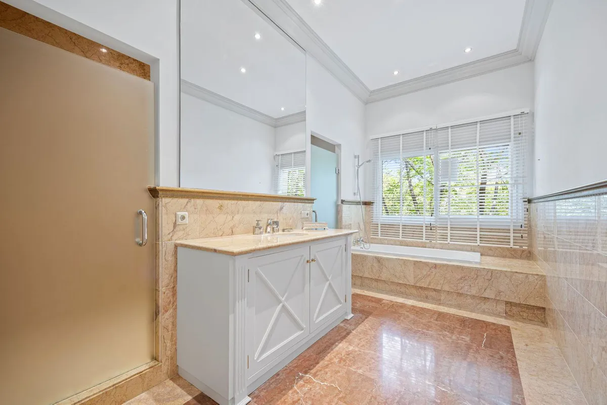 ab7d6cce-a459-4614-bed9-d16d84692614