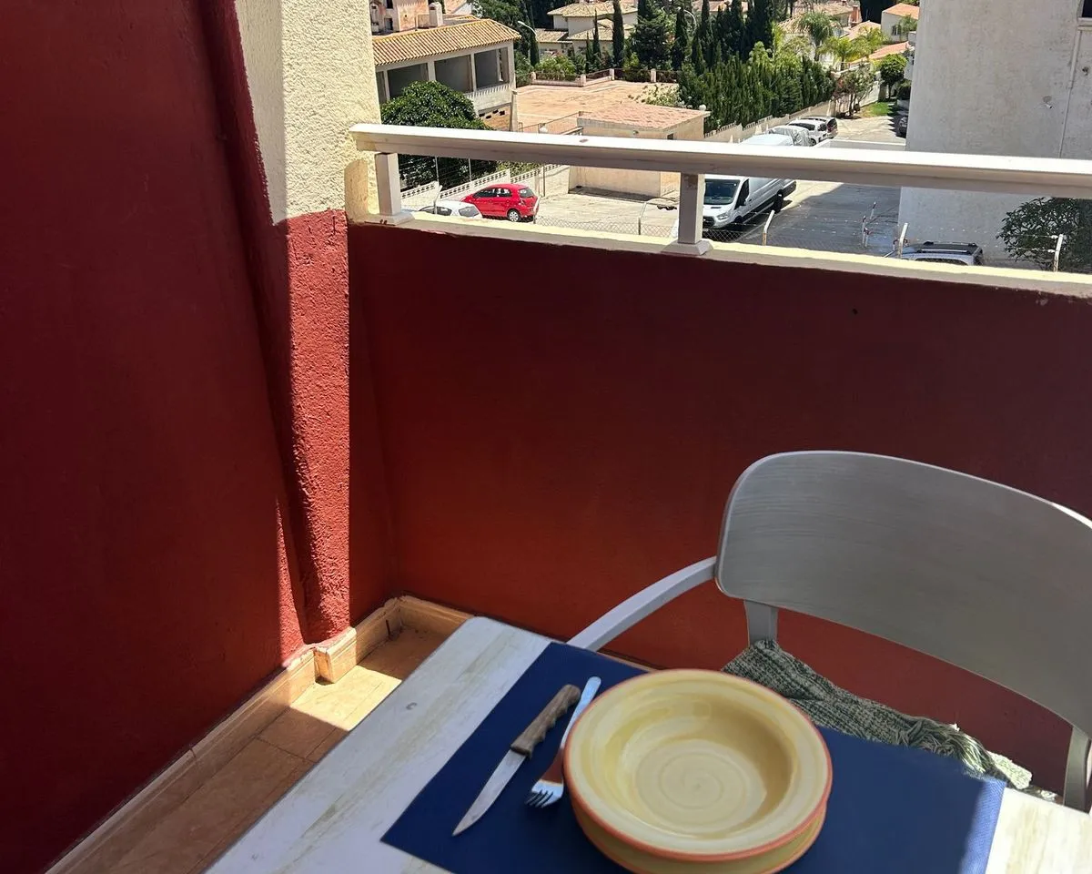 c1990b78-cfb1-4dd0-8d2d-32a7f15c00ba