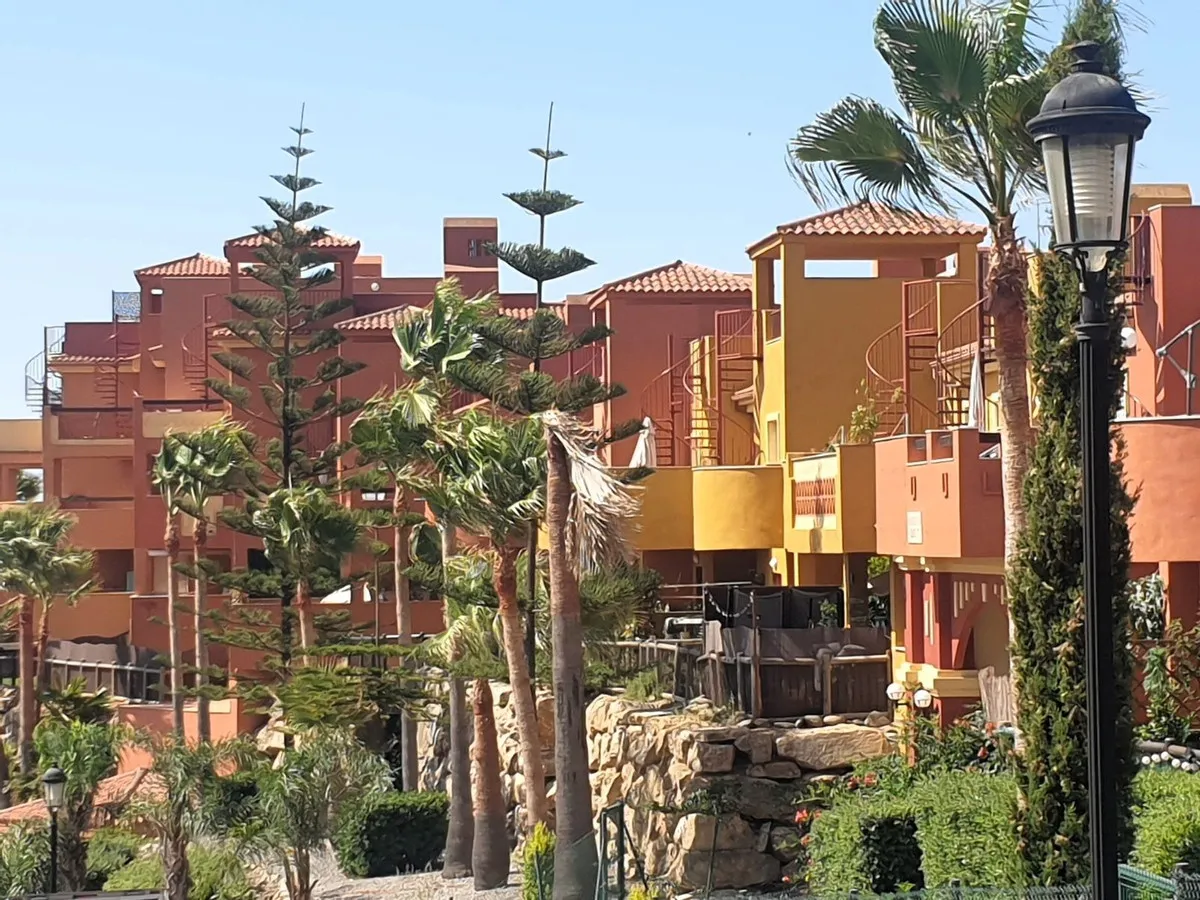 1b5a9a47-128f-4125-8251-690e8119cbb5