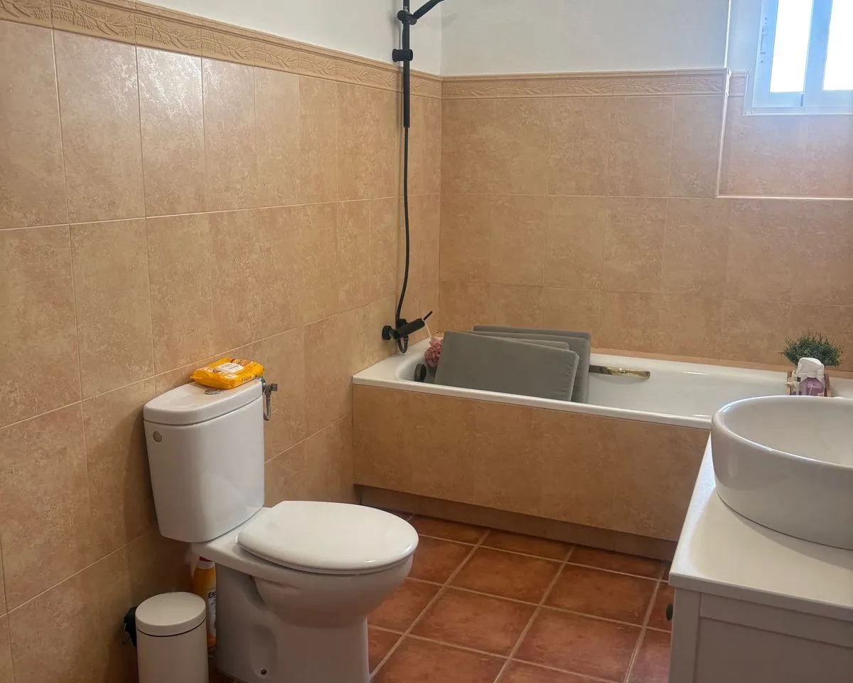 38382823-43ca-48ec-8ad1-e70dd0ec0da4