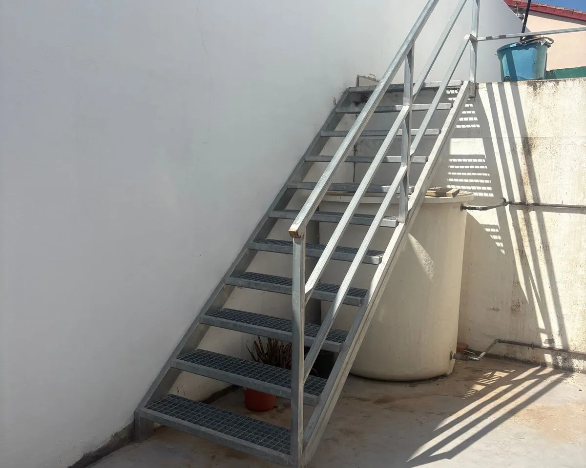 6941d5bb-f5cb-4300-9e89-930efa1e4fec