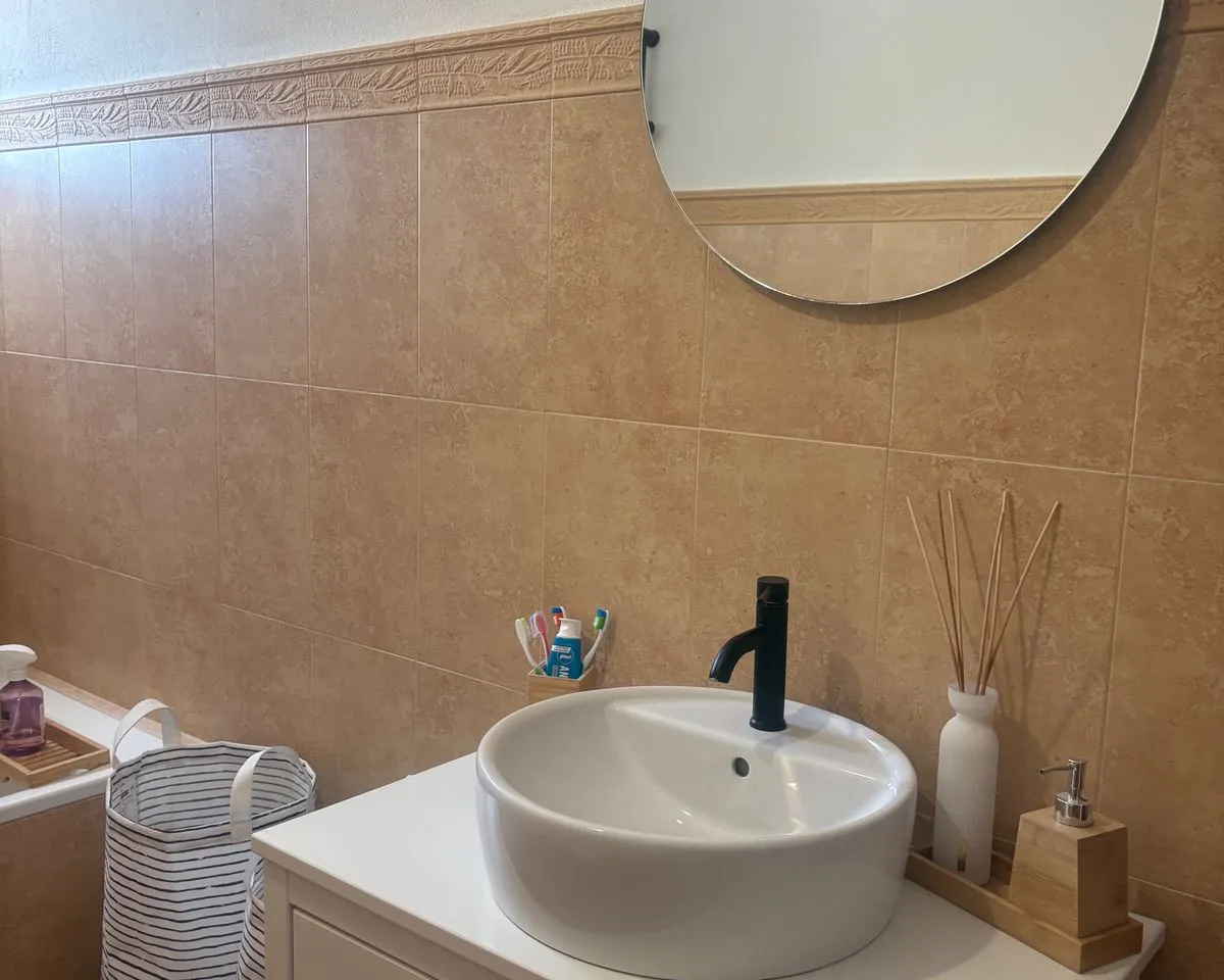 c0a302bc-9972-43d1-9831-3fbd33939802