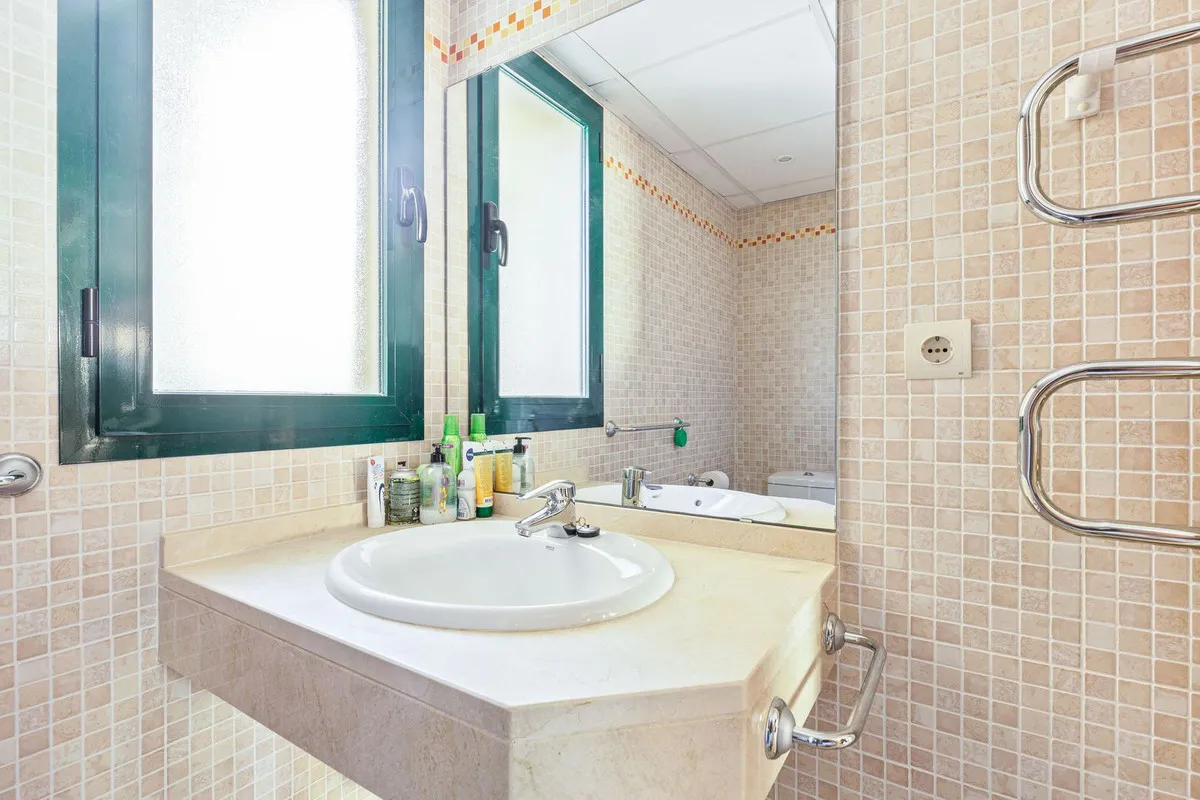 04b3dacc-1496-42a5-b1e4-5c1791c70ebb