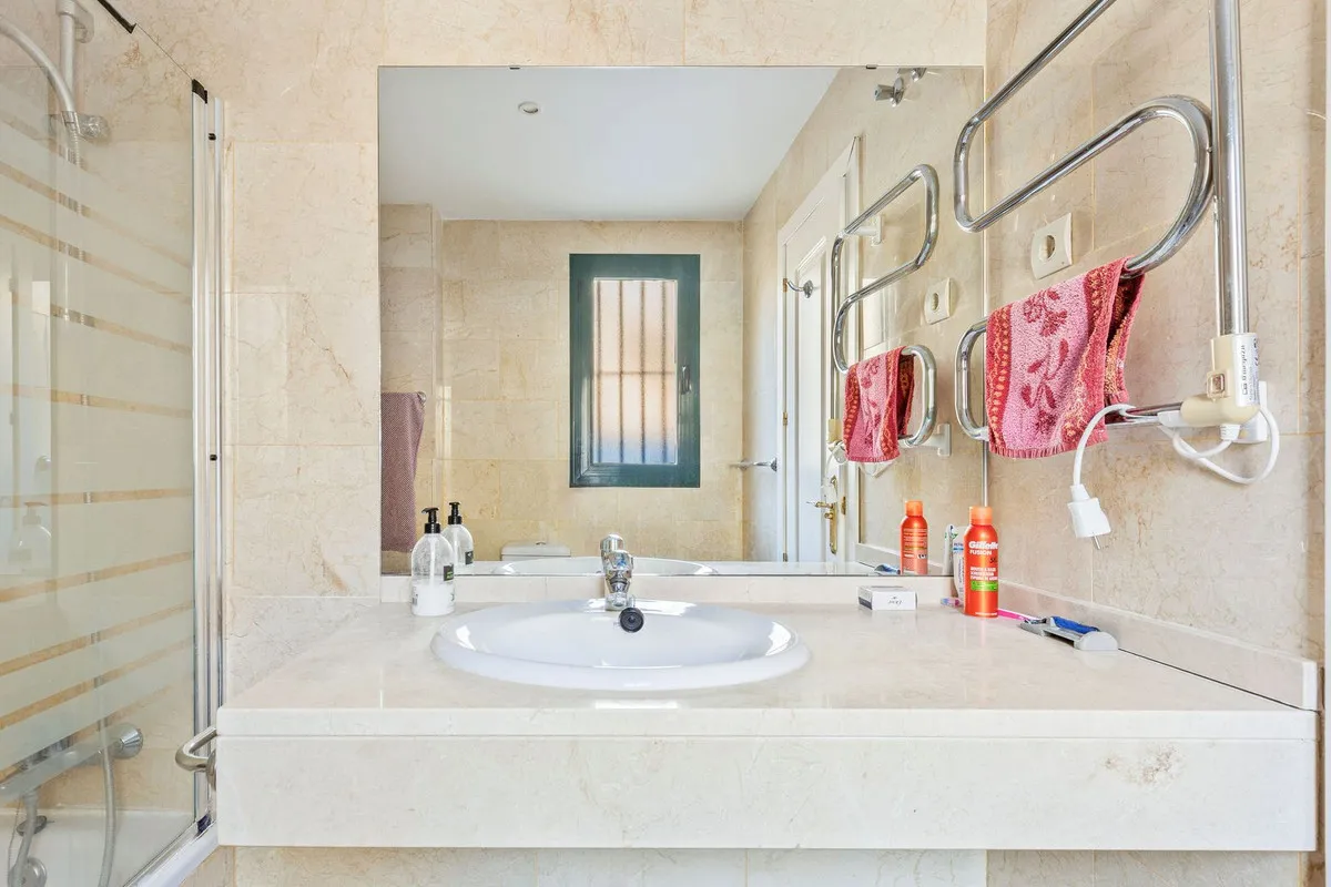 0f6b2348-f3d9-44aa-8966-1ae41e1b3d76