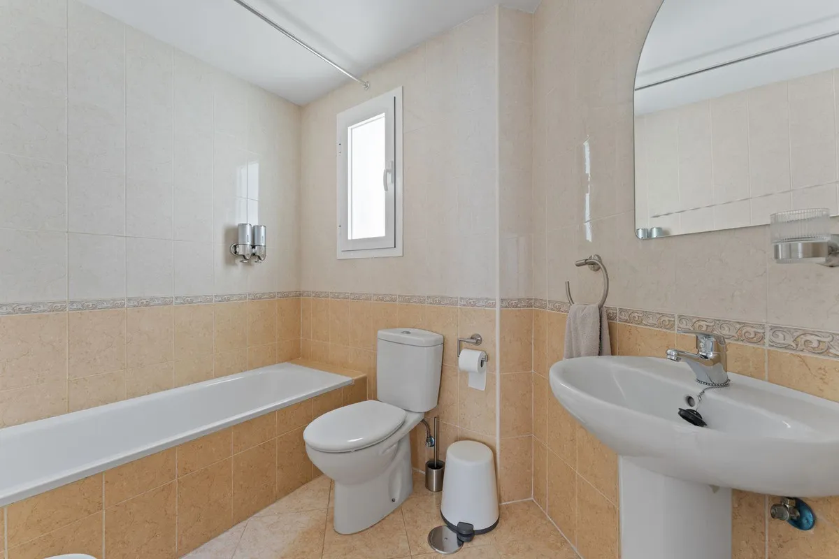 2a4ddac0-6f04-4c70-8f02-33a48165663e