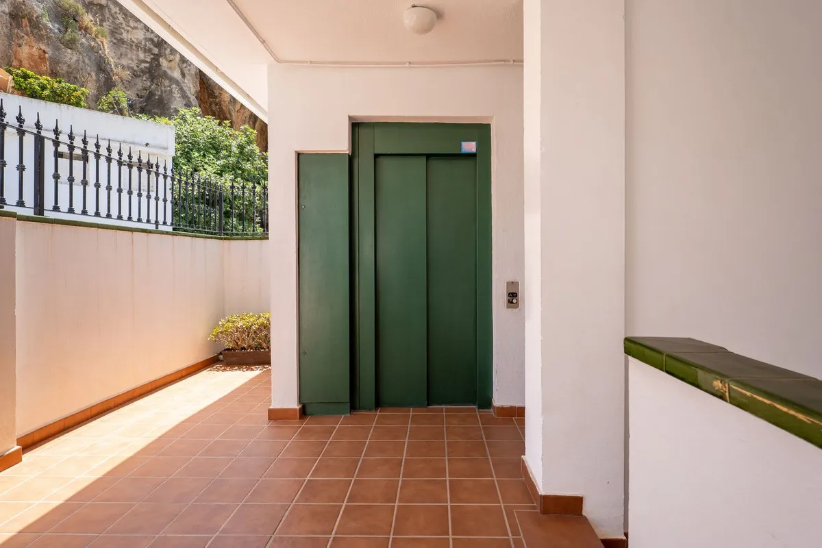 47c01c42-8544-4a1a-9351-f19fd6db4752