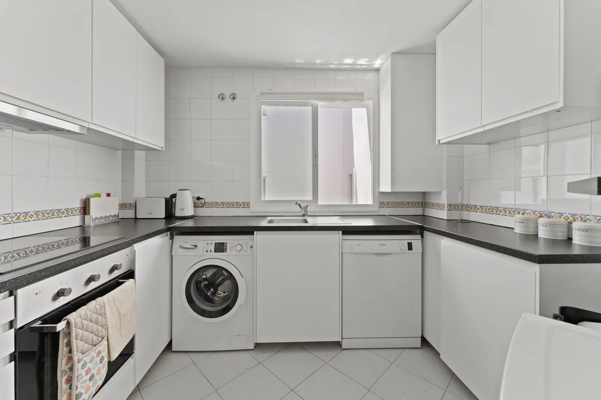 caf48ce7-e165-4925-9fb9-ddf3fb03dd43