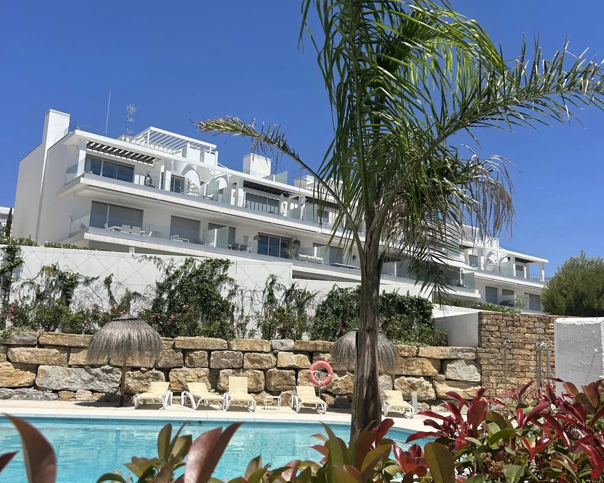 8aa6a6fe-0497-47c9-823b-d5063125d212