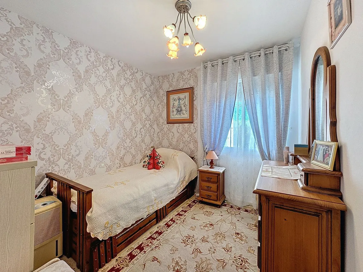 6d5d97a5-f153-480f-90c9-a931e80c27b0