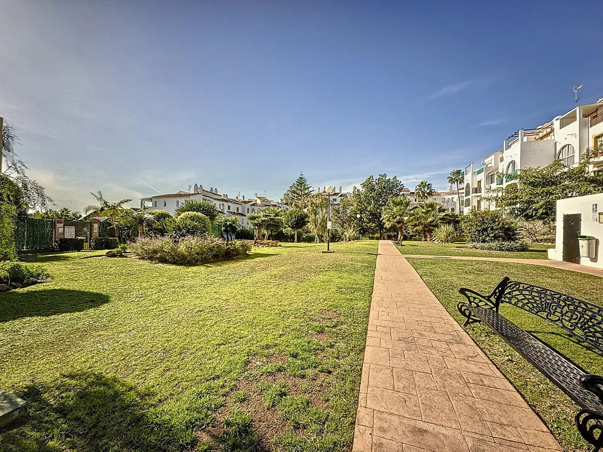 b1e6721a-5a0f-401a-a81d-d245a71c30da