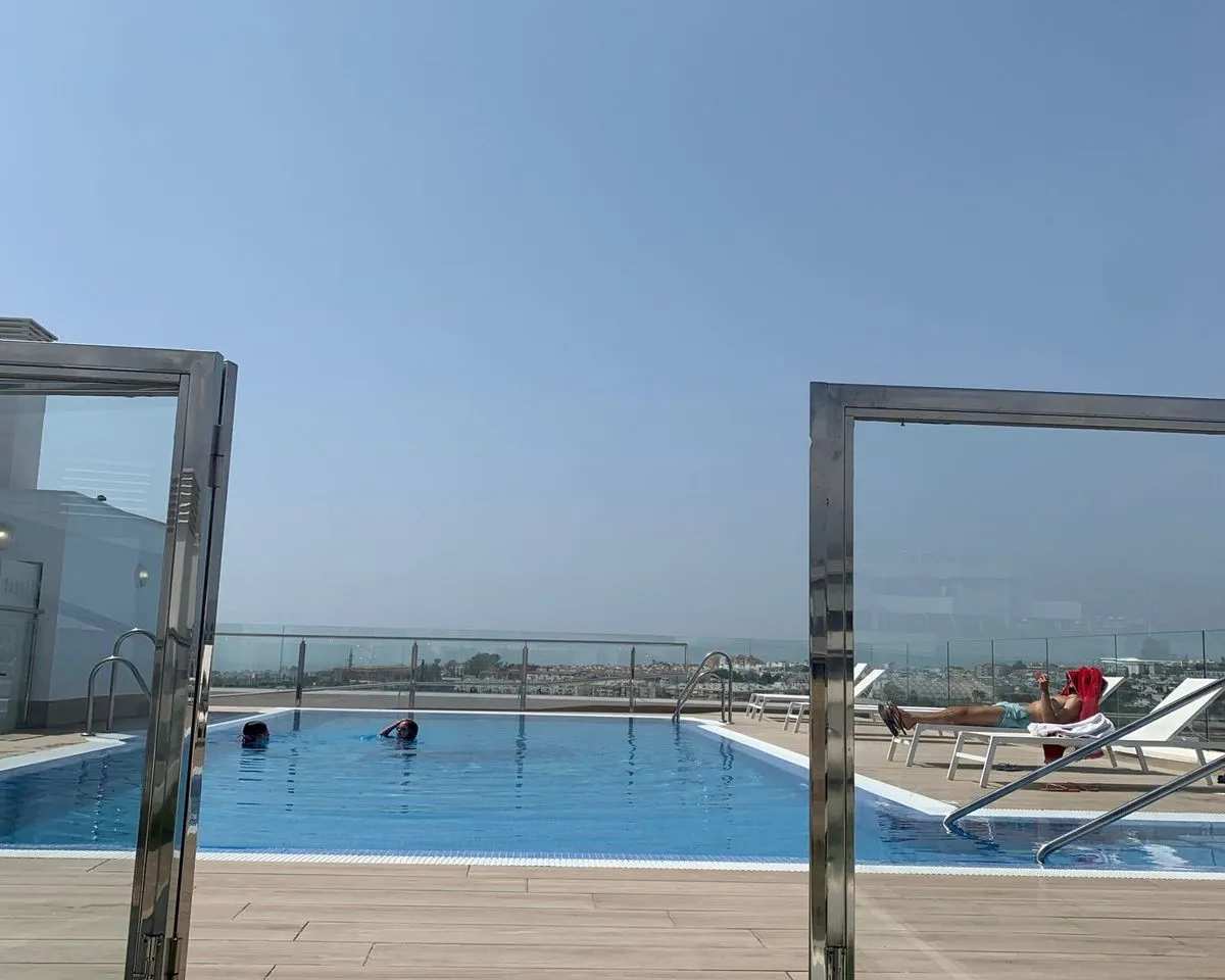 4bf40b65-0eb3-4be2-b449-202f4cf812d8