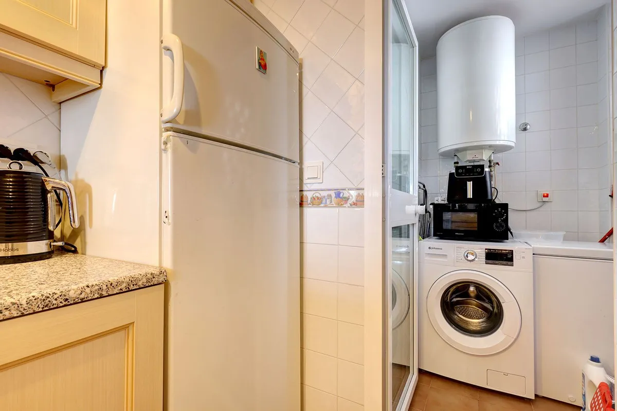 0145d0dc-d91a-468e-bc23-cba4eaececf9