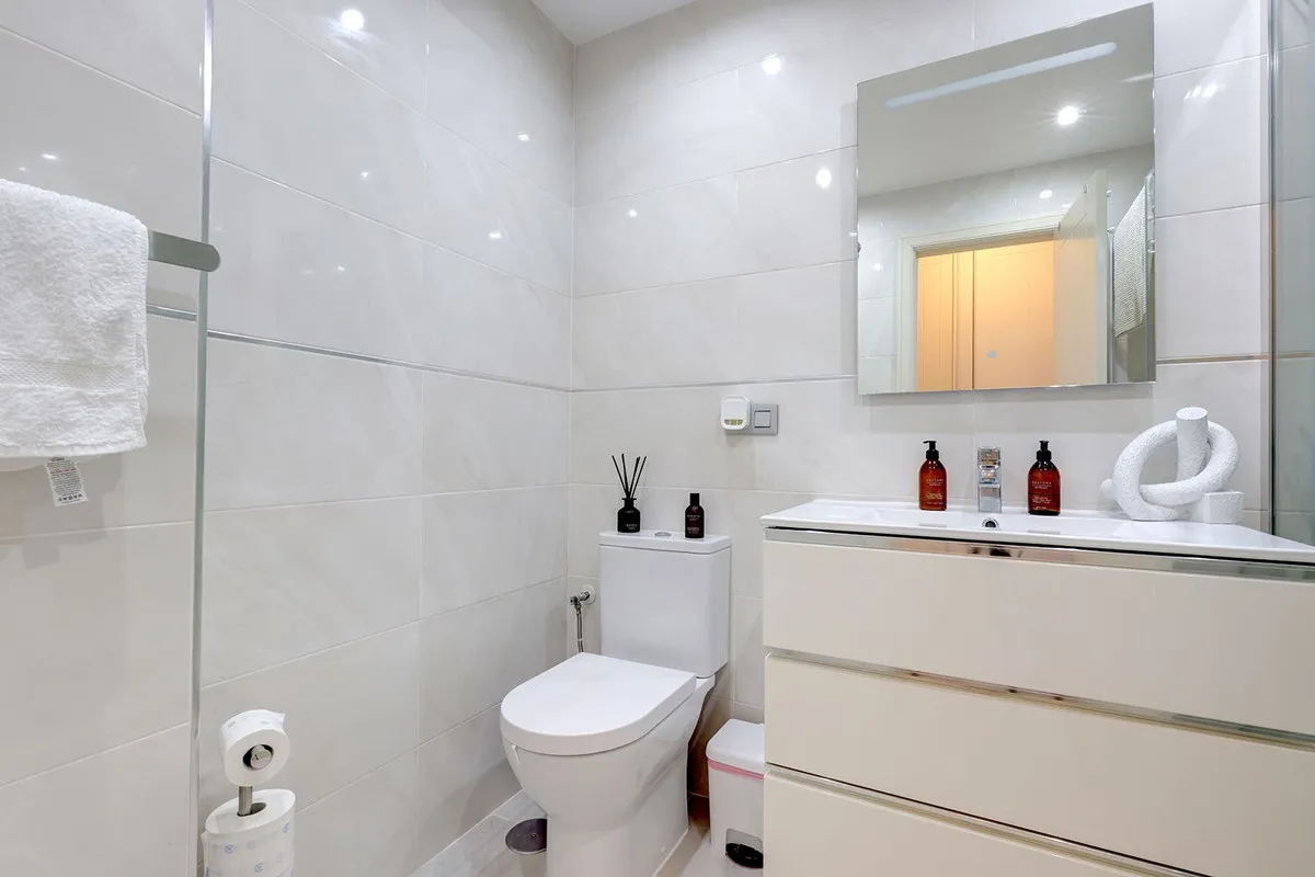 2a28570d-ecfd-4dc2-b20f-c3aca4cea424