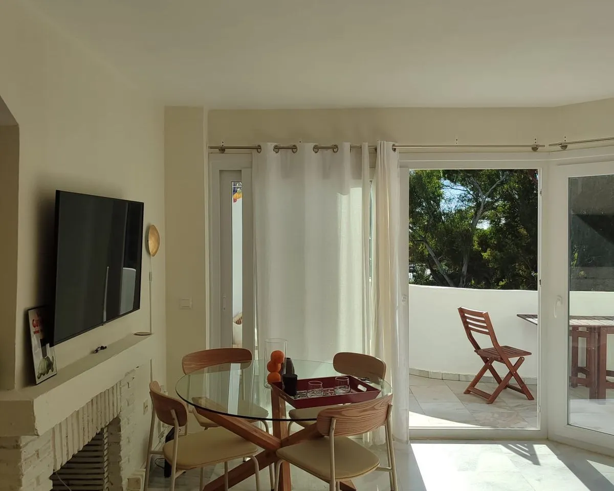 90fdfe46-704d-41ce-ab53-4f9fd4723c4b