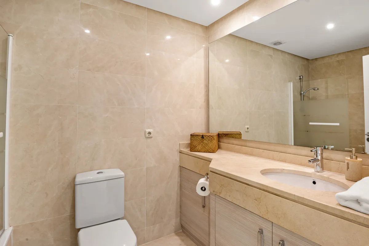 e8c36117-fe2f-4084-a9d7-20a27a19a043