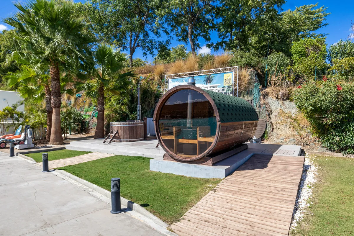 f6570006-a0e1-4079-9852-d817c80cb77b