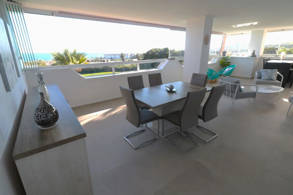 098f4c1a-00ec-4502-9aee-5c827ff9656a