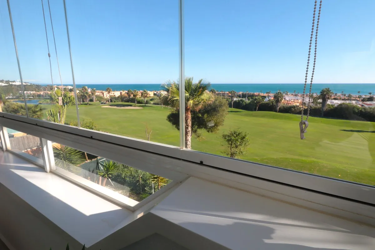 97126883-d834-467d-b898-0f4b18f49d69