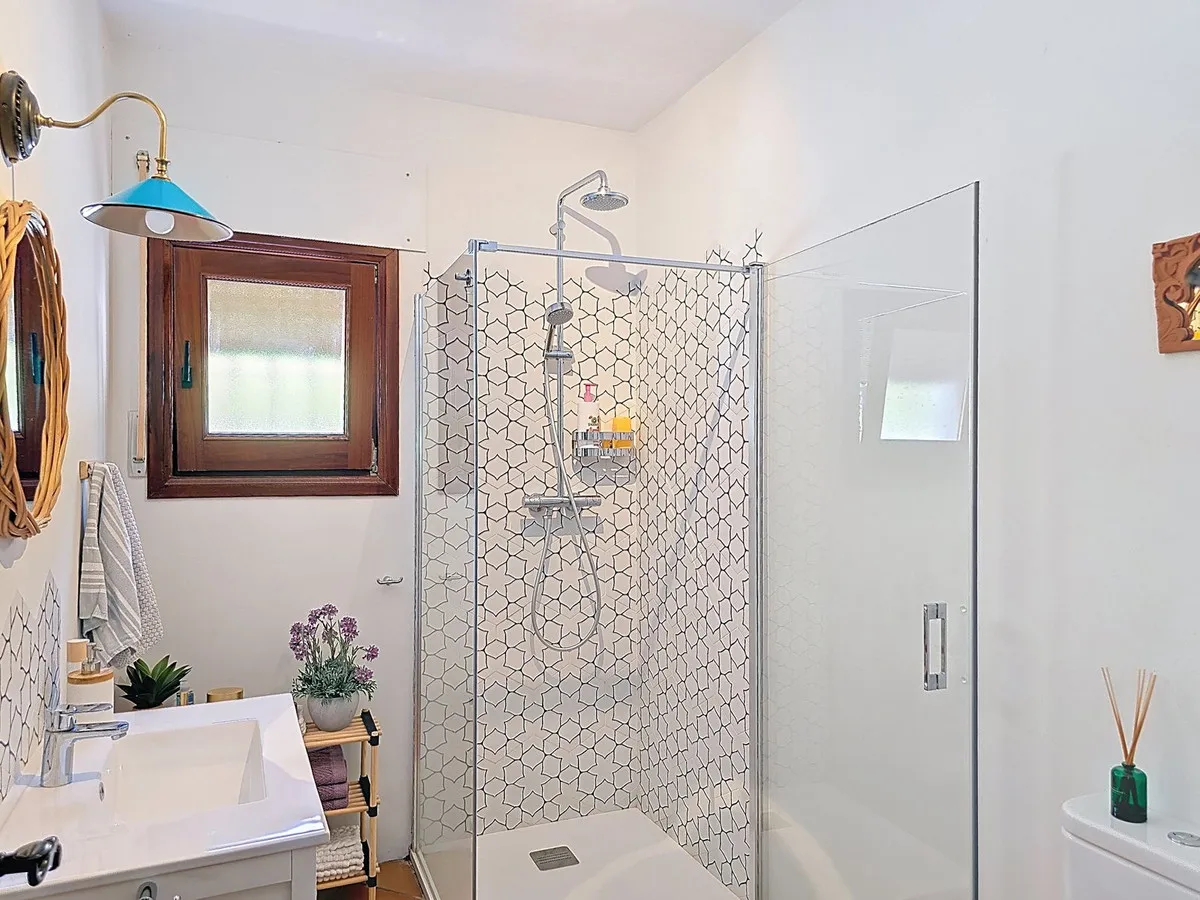 08470898-a581-4065-b6a5-e8146f852875