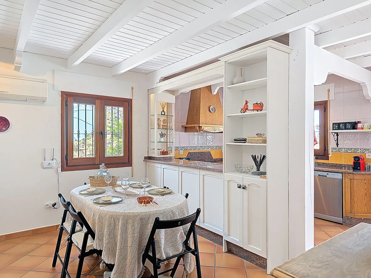 d708c7e4-e1ec-4d3f-a476-0f990ad4c485