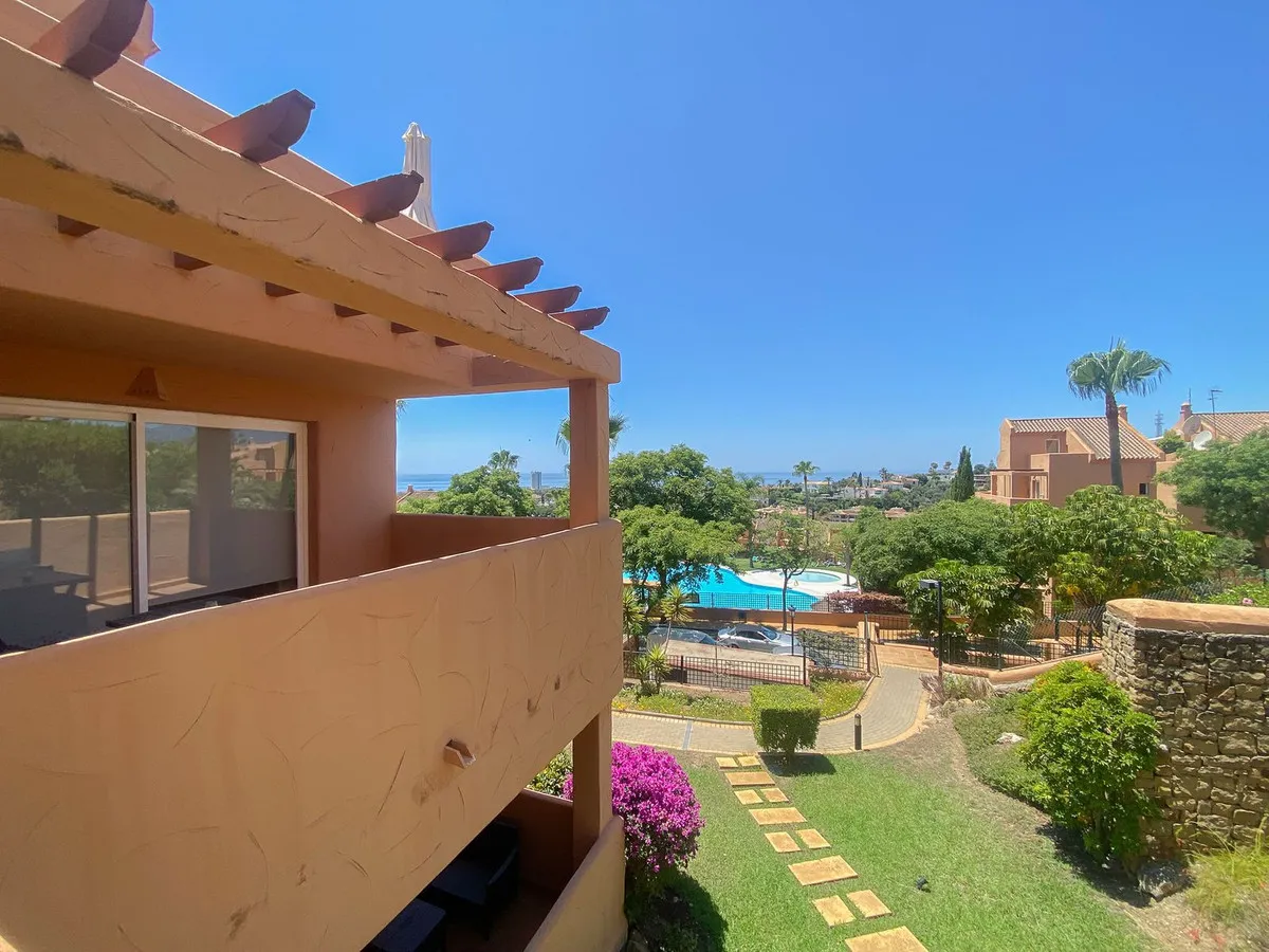 232da6d8-42b4-40ba-8de2-bfd2960034de